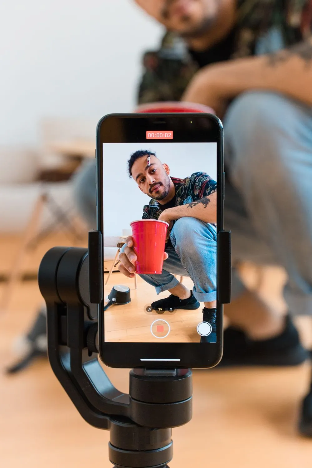 Właściciel firmy tworzący treści na Instagram